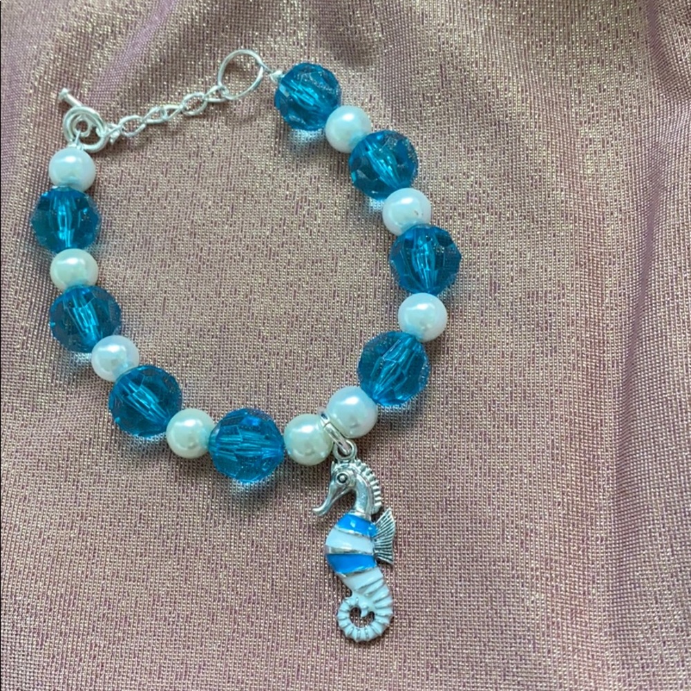 NWOT seahorse bracelet